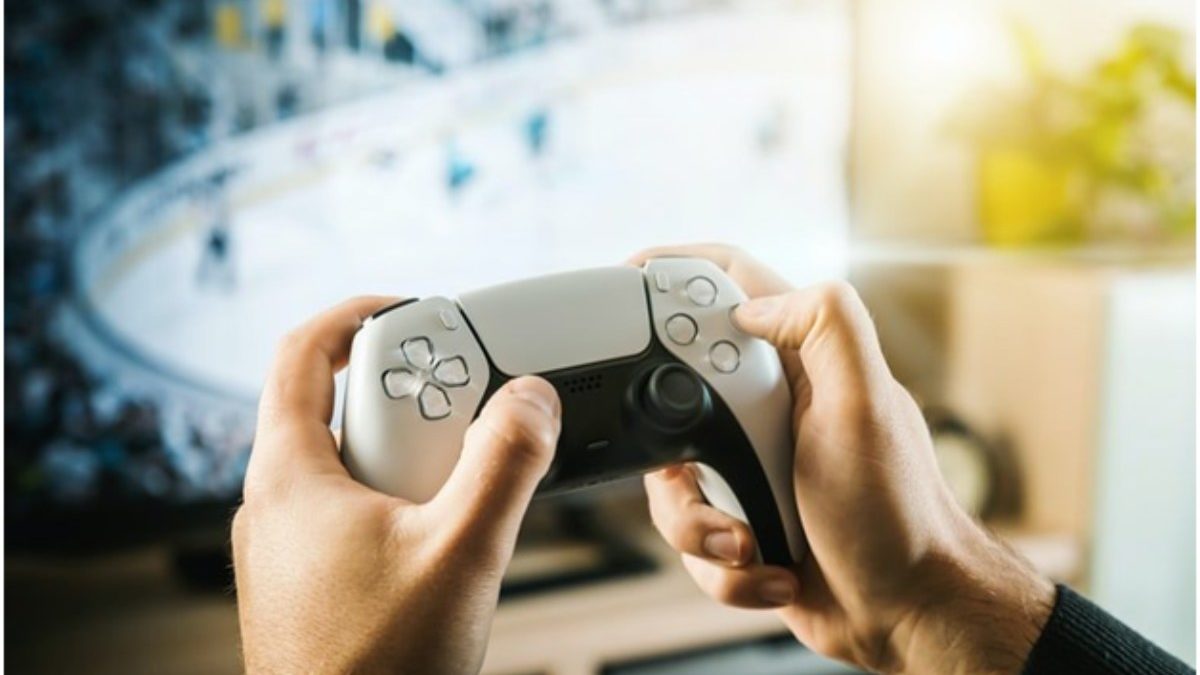 Here’s How To Quickly Clean Your Gaming Controllers & Devices