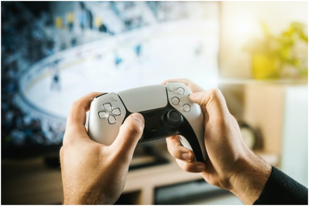 Here’s How To Quickly Clean Your Gaming Controllers & Devices